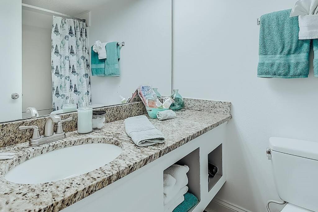 Ocean Front Comfy Condo W/Kitchen, Sleeps 4, Snowbird Paradise เมอร์เทิลบีช ภายนอก รูปภาพ